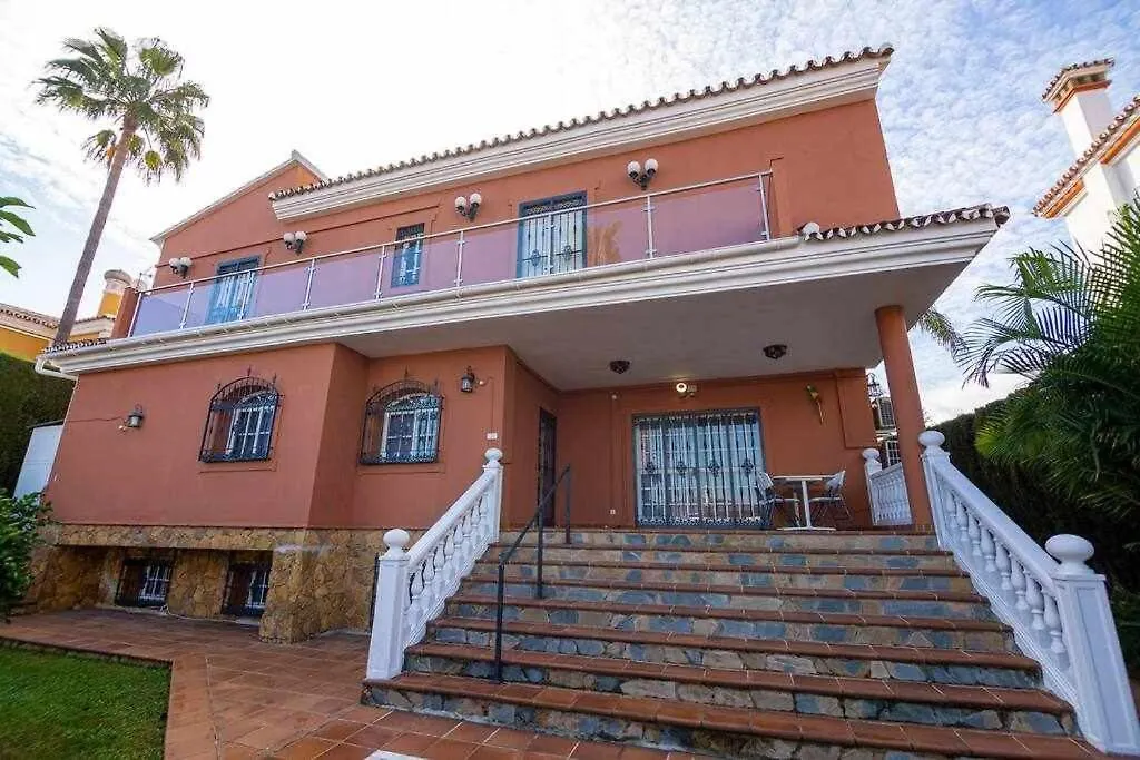 Lujosa Villa En Alhaurin De La Torre 7 Dormitorios 0*,
